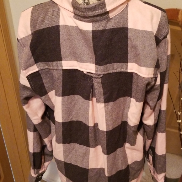 🧡New American Eagle shirt🧡 - Picture 7 of 8